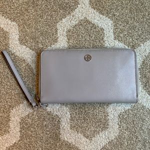 Tory Burch Zip-up Wallet Wristlet